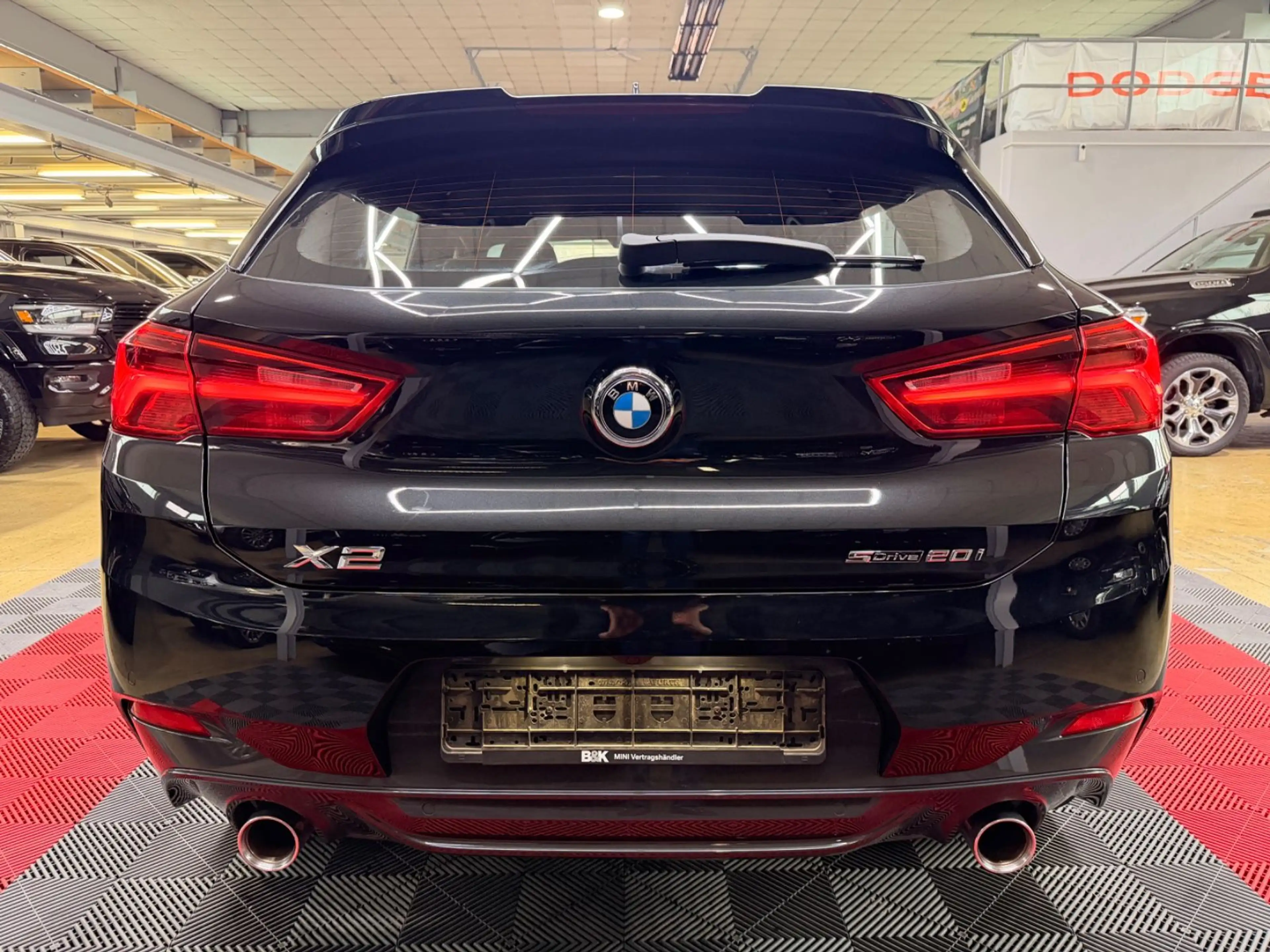 BMW X2 sDrive 20 i M Sport Head-Up SHZ Navi LED AHK — photo 10