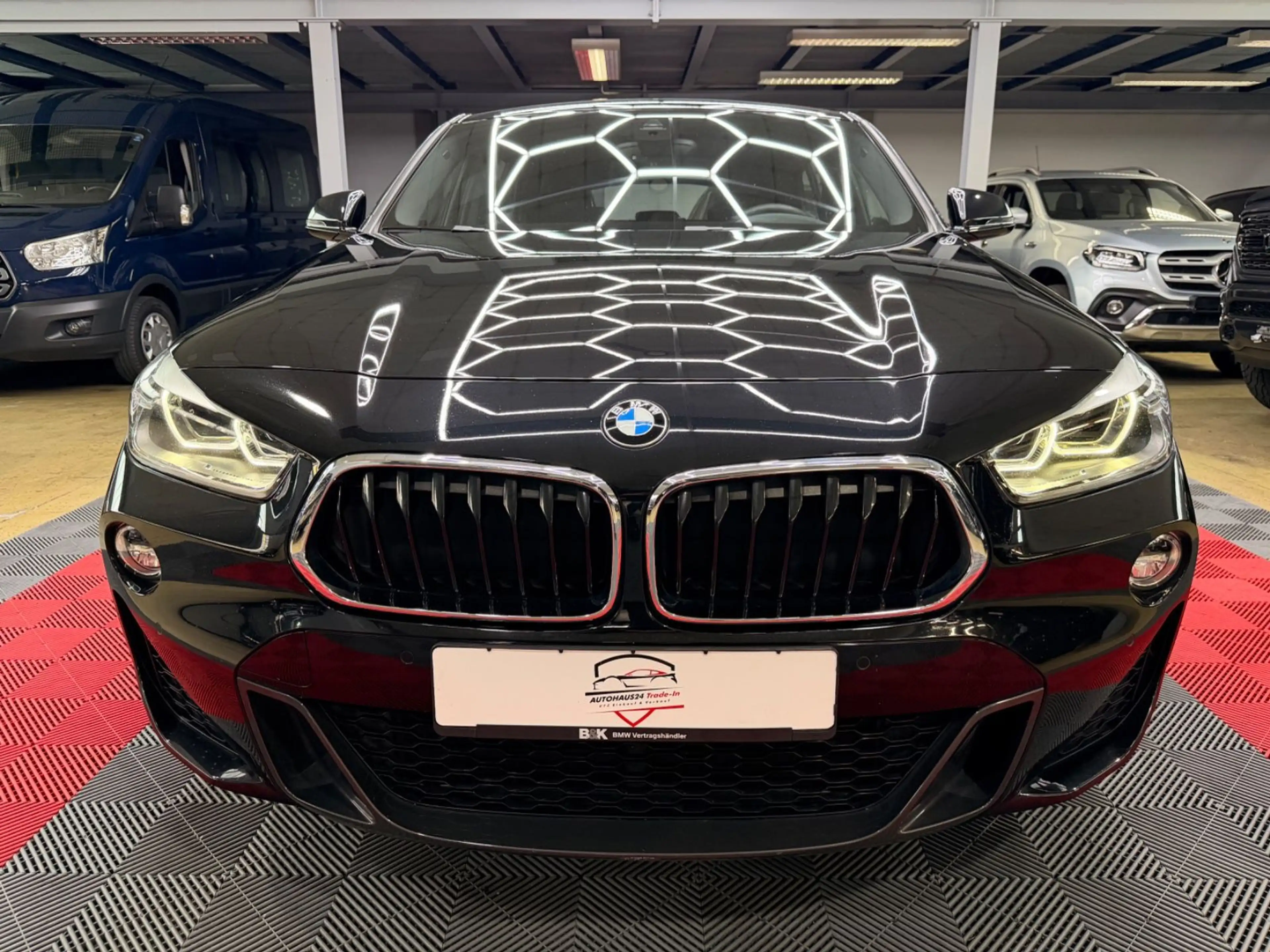 BMW X2 sDrive 20 i M Sport Head-Up SHZ Navi LED AHK — photo 2