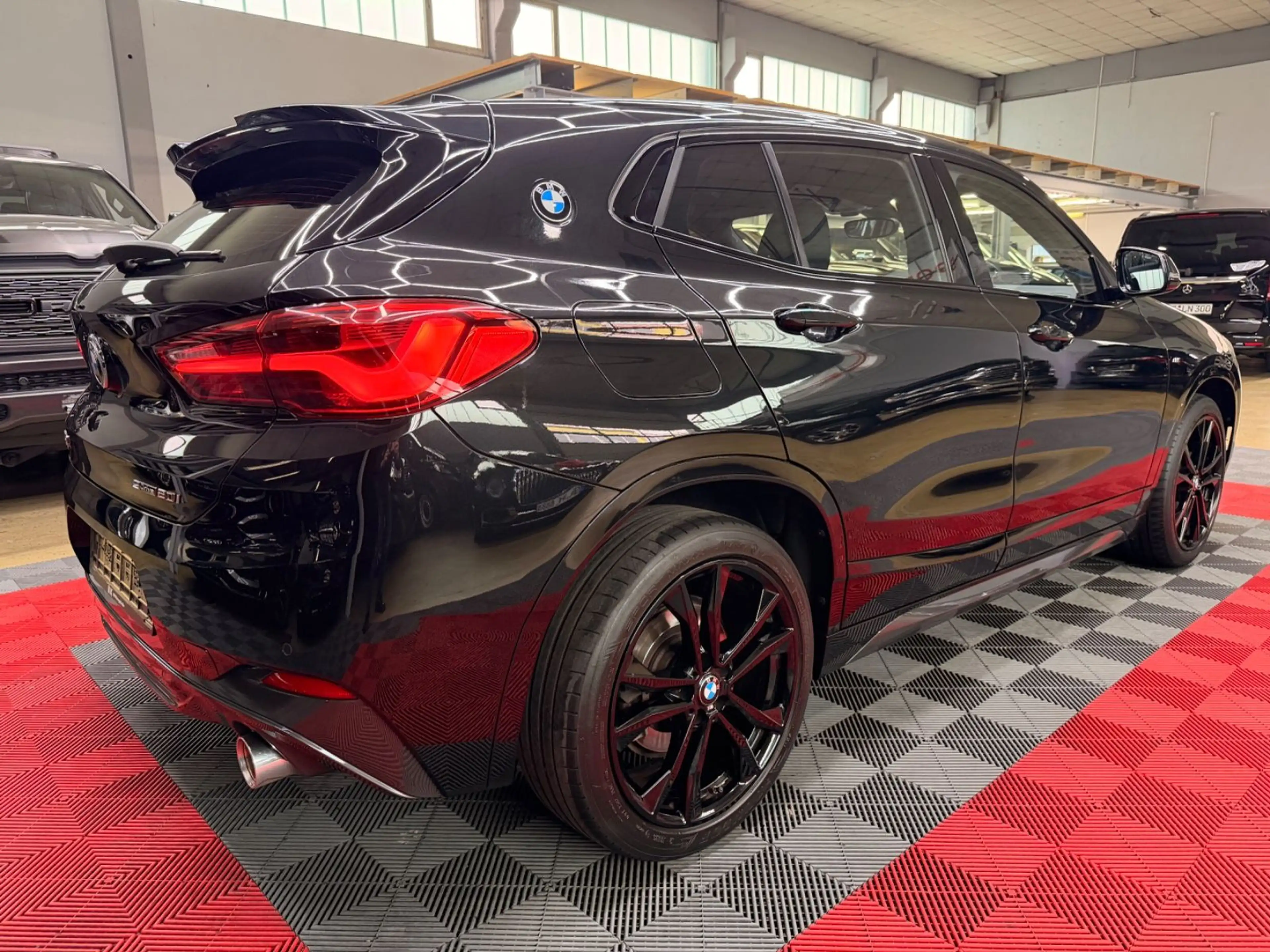 BMW X2 sDrive 20 i M Sport Head-Up SHZ Navi LED AHK — photo 8