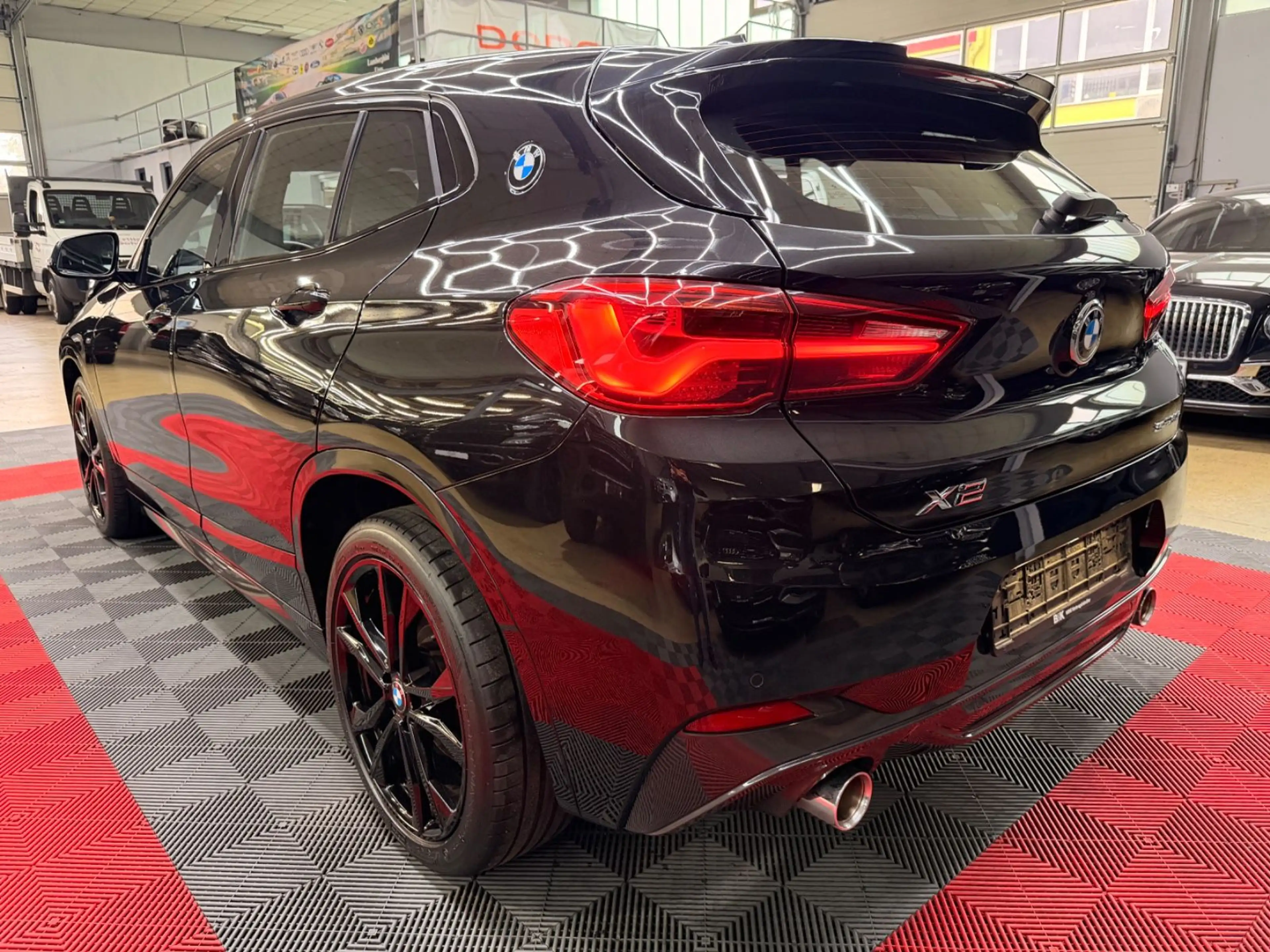 BMW X2 sDrive 20 i M Sport Head-Up SHZ Navi LED AHK — photo 5