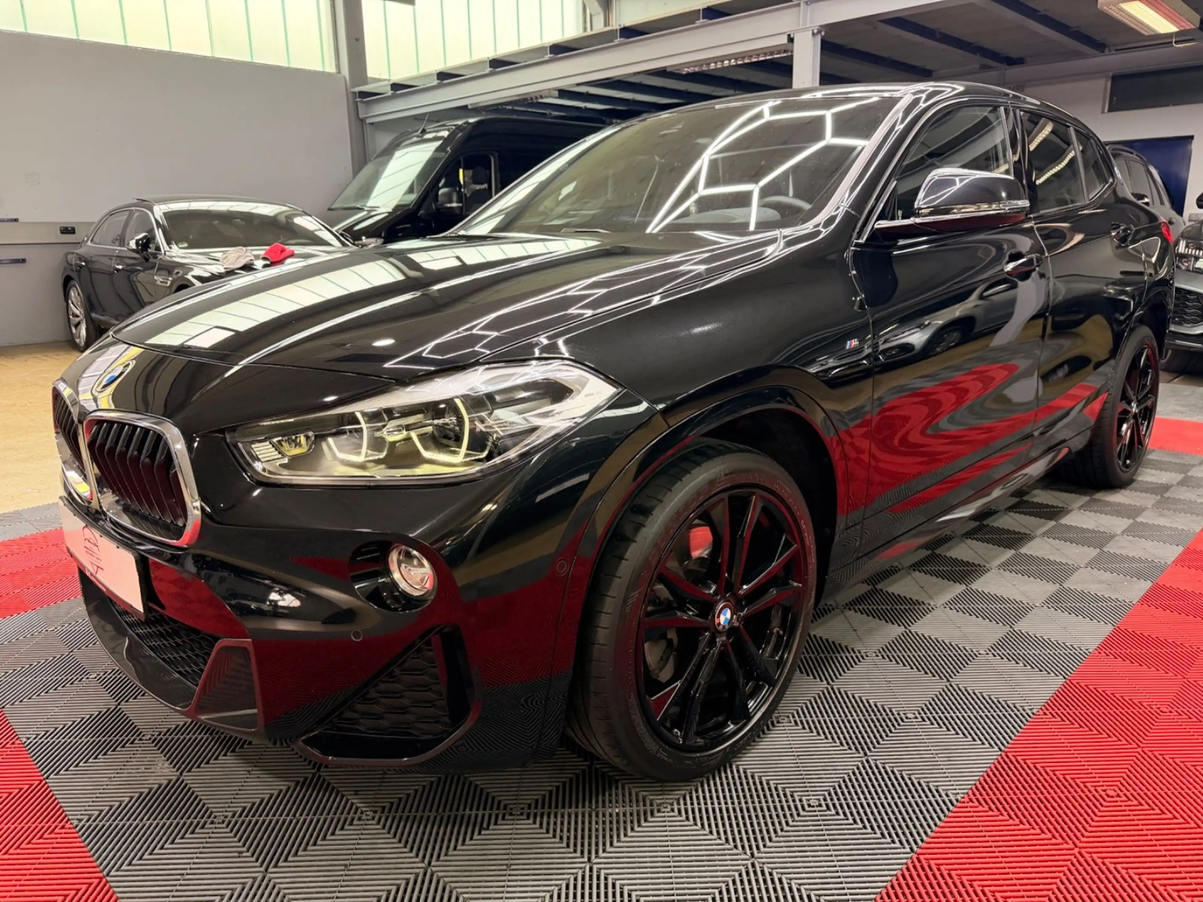 BMW X2 sDrive 20 i M Sport Head-Up SHZ Navi LED AHK — photo 4