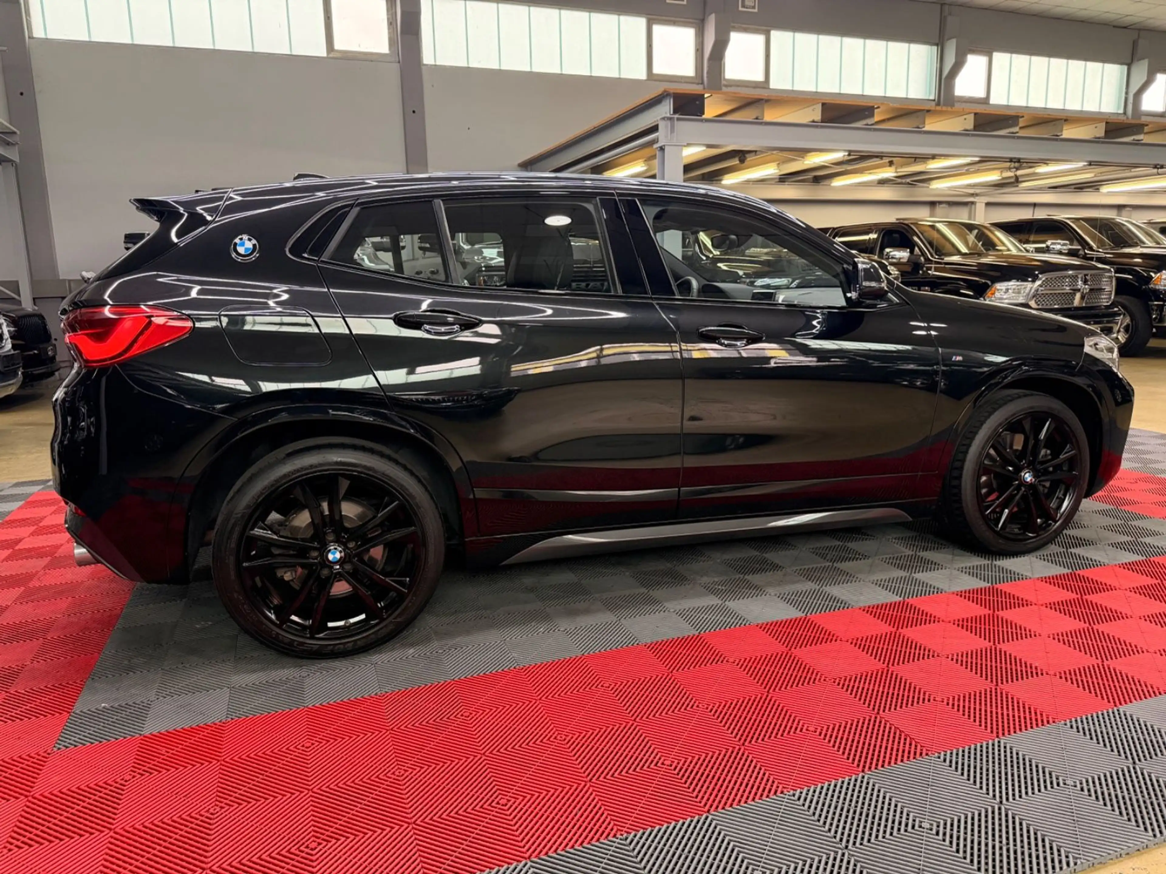 BMW X2 sDrive 20 i M Sport Head-Up SHZ Navi LED AHK — photo 13