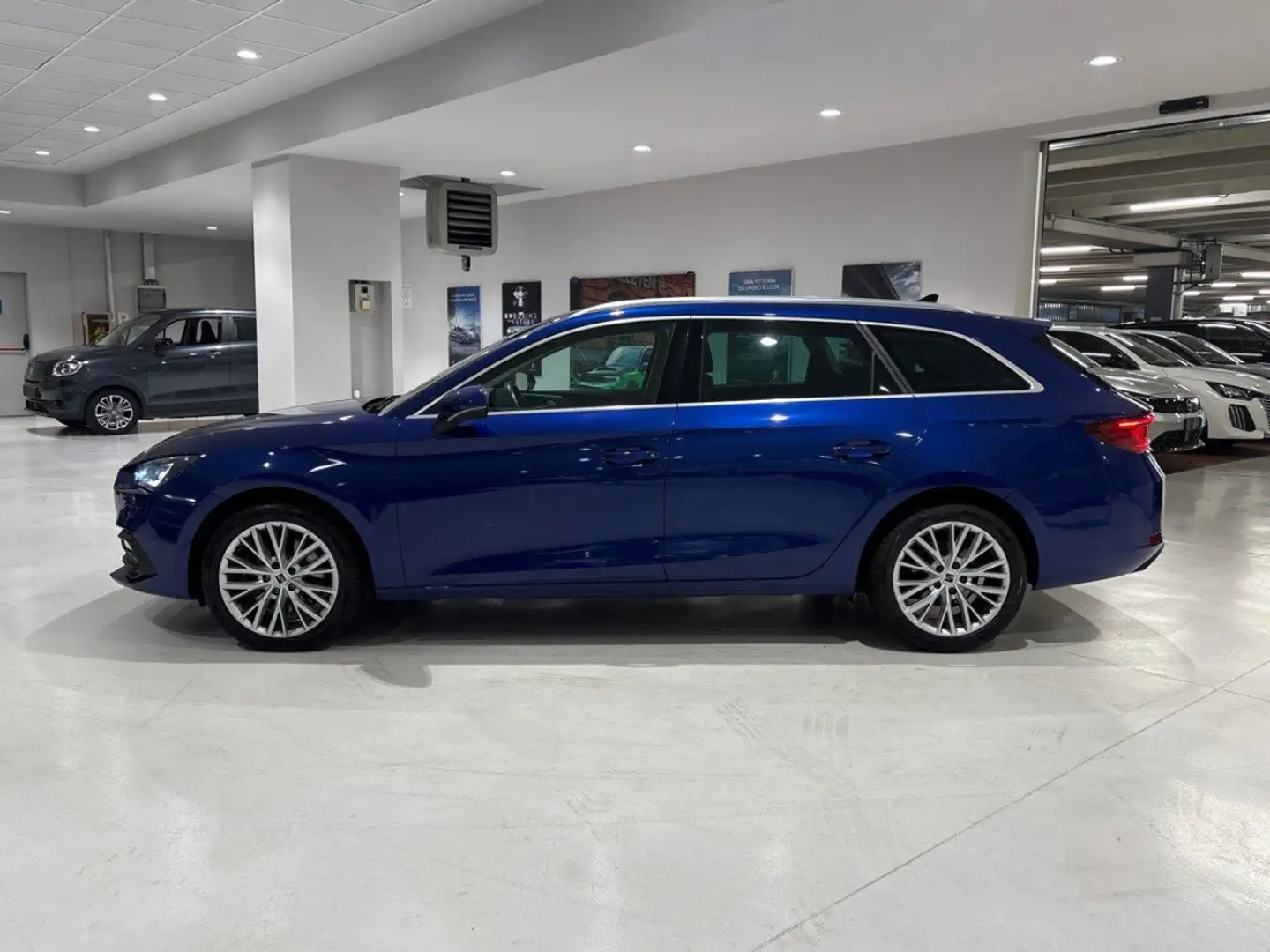 SEAT Leon Sportstourer 2.0 TDI 110KW XCELLENCE DSG Blu/Azzurro - 2