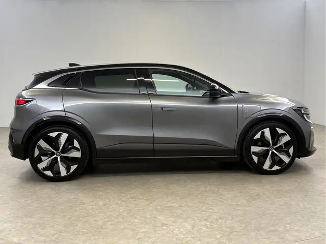 Renault Megane E-Tech view 10