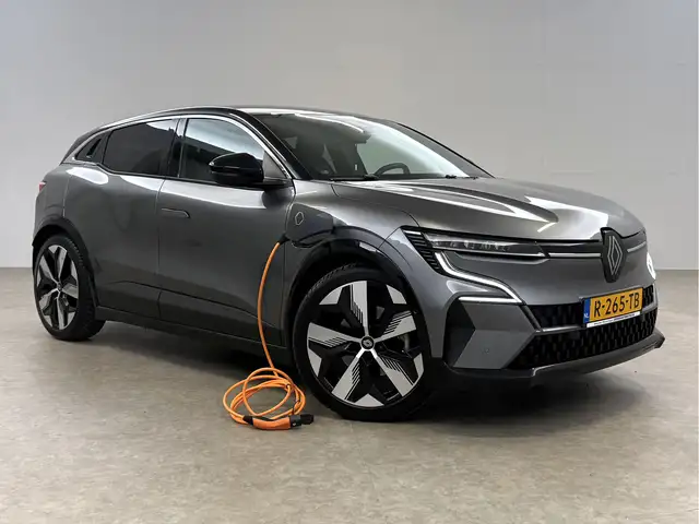 Renault Megane E-Tech view 6