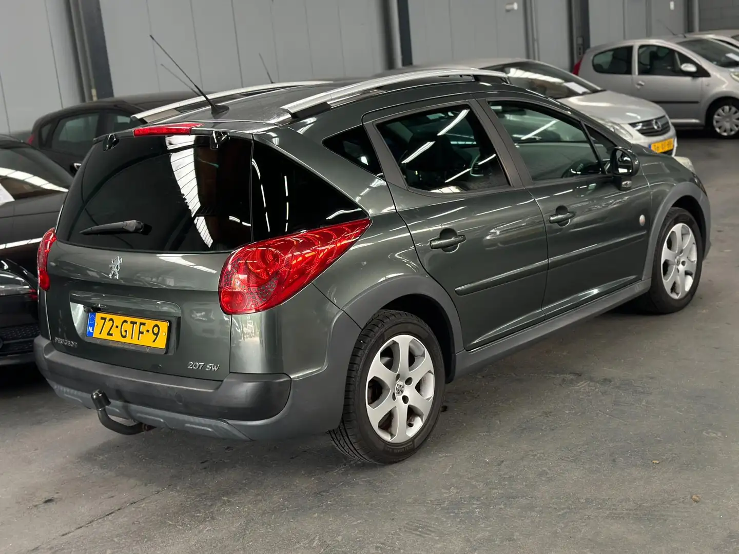Peugeot 207 SW Outdoor 1.6 VTi XS APK NAP Gri - 2