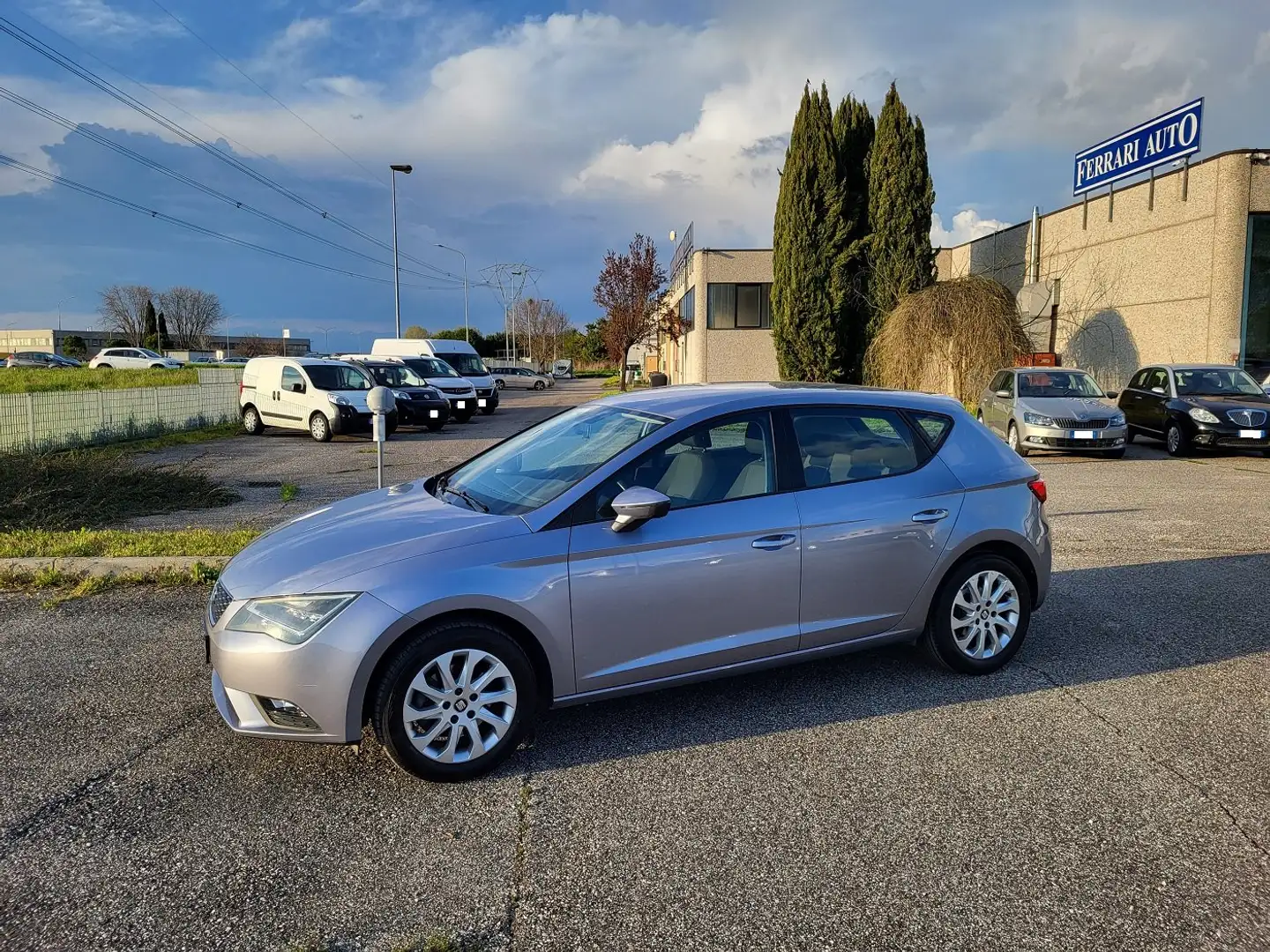 SEAT Leon 5 porte 1.6 tdi 110cv Style Grijs - 1