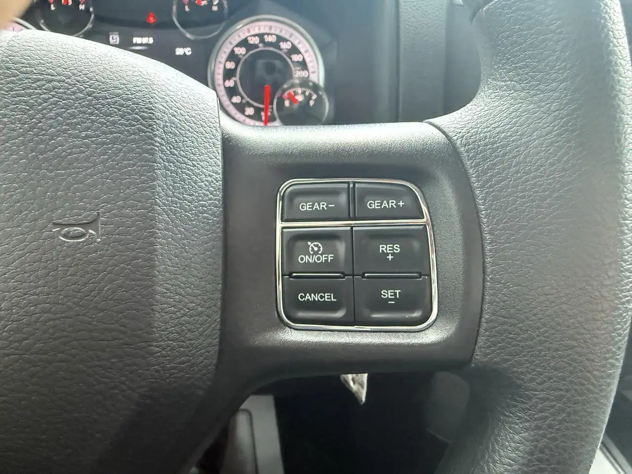 RAM 1500 снимка RAM 1500