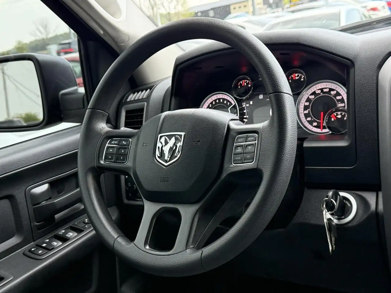 RAM 1500 снимка RAM 1500