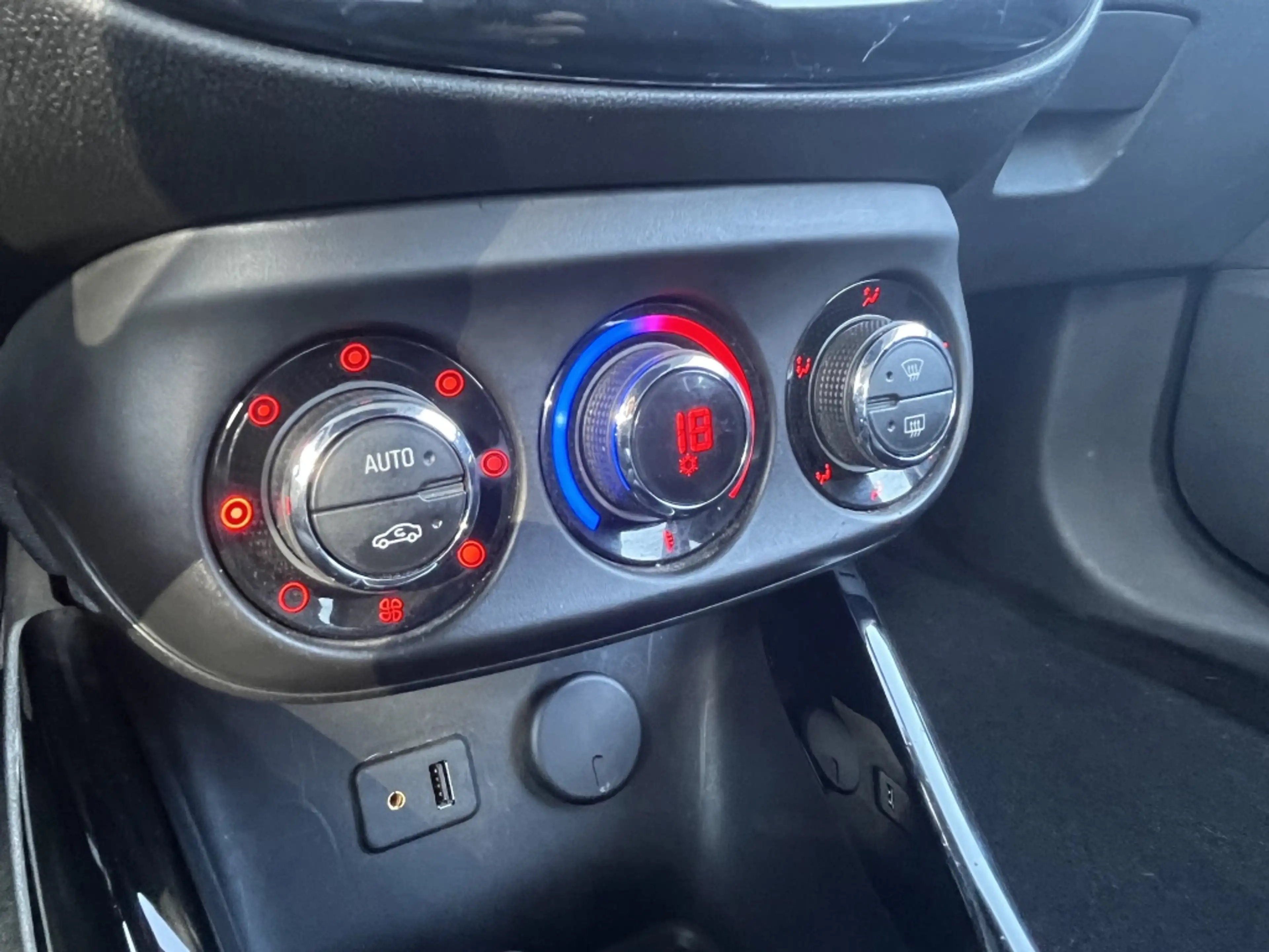 Opel Adam 1.0 Turbo Rocks — photo 27