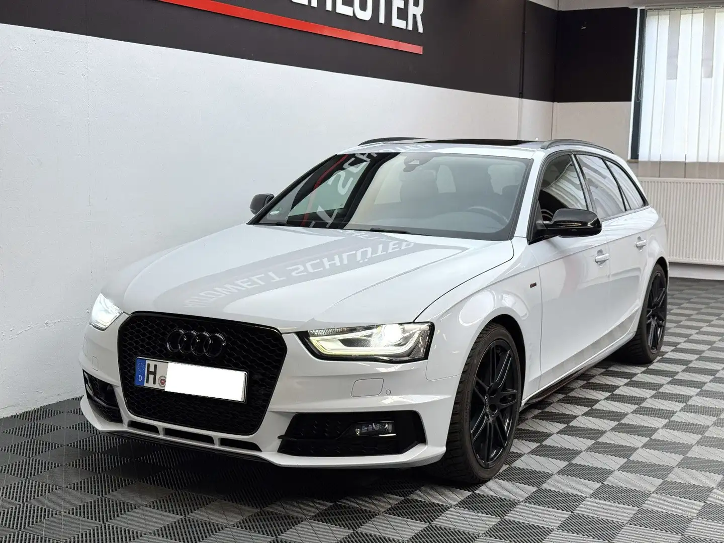 Audi A4 2.0 TFSI Avant S-line Plus Quattro*AHK*Navi* Gris - 1