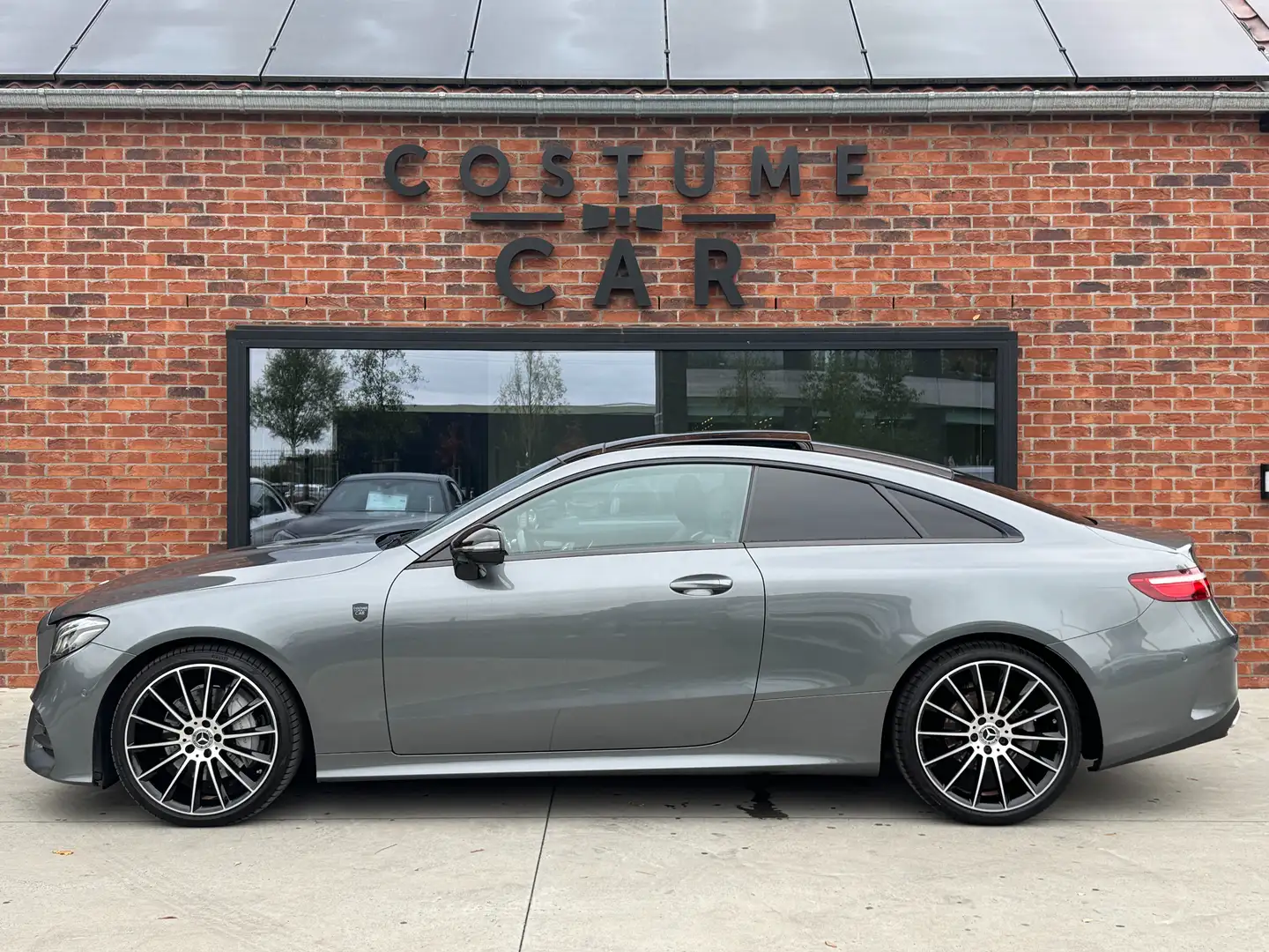 Mercedes-Benz E 200 Coupé - AMG - Toit ouvrant - Caméra 360° Grijs - 2