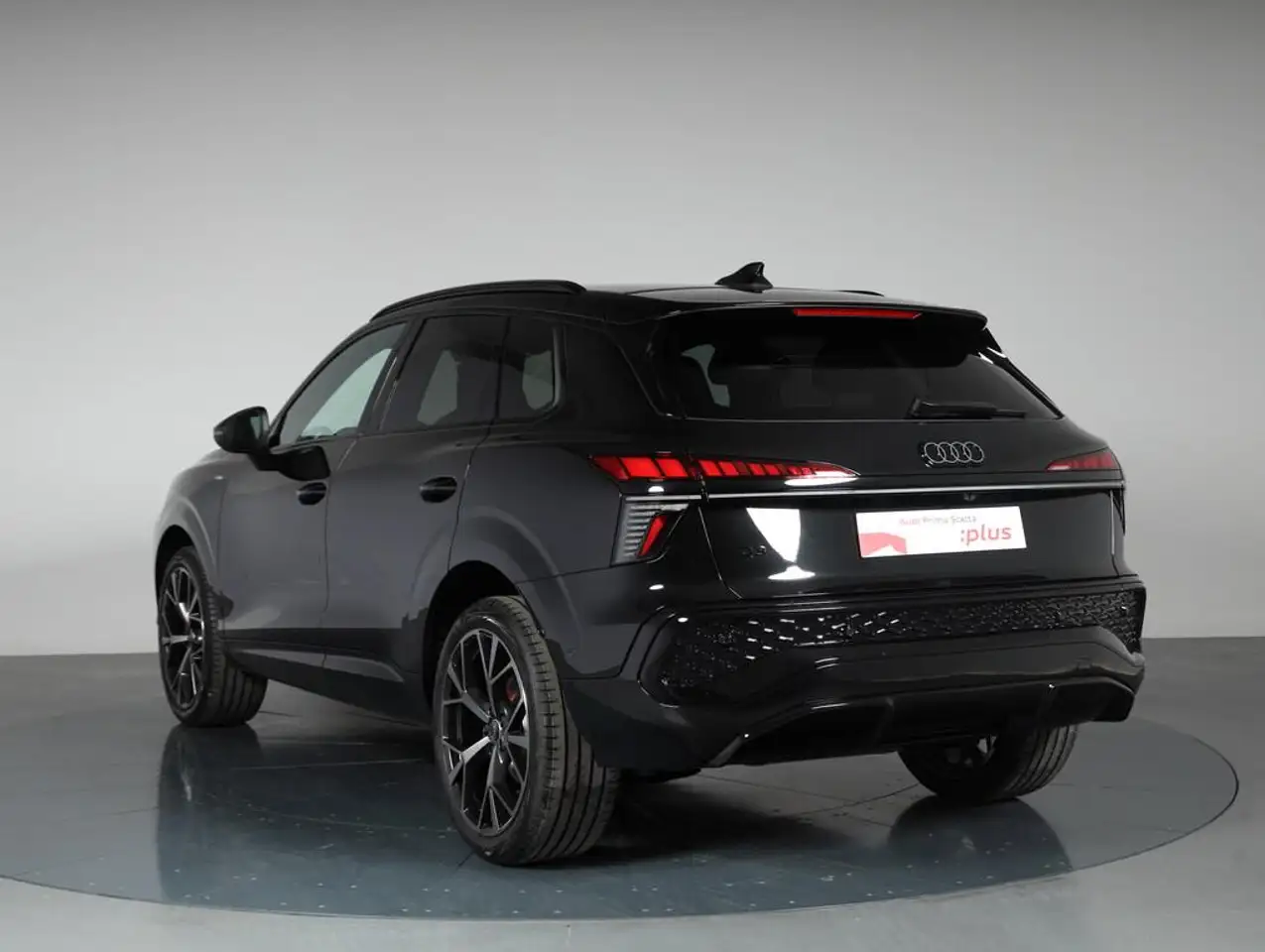 Audi Q3 35 2.0 tdi Identity Black s-tronic 4