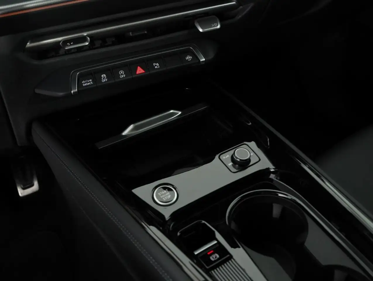 Audi Q3 35 2.0 tdi Identity Black s-tronic 11