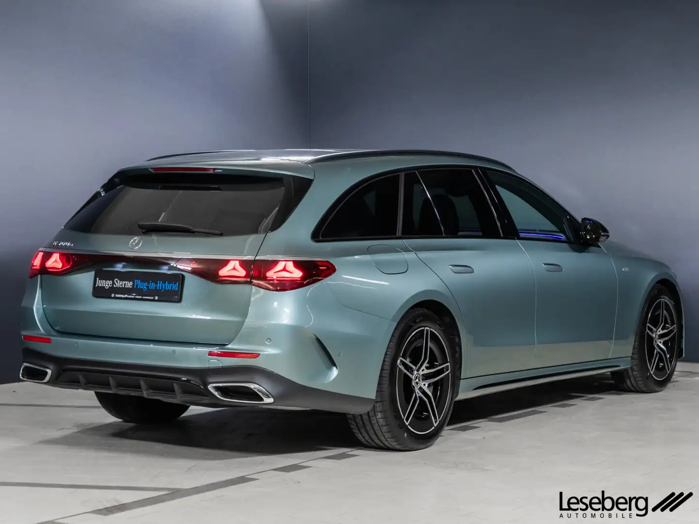 Mercedes-Benz E 300 E 300 e T AMG Night/Dig.Light/AHK/Distronic/360° Silber - 2