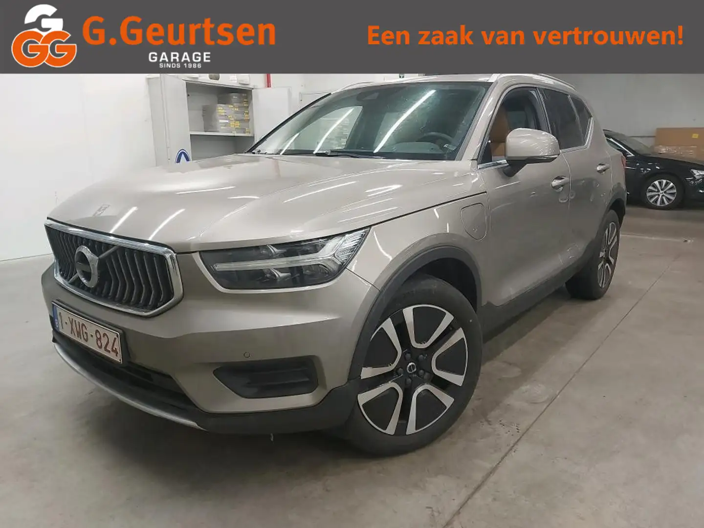 Volvo XC40 1.5 T5 Recharge Inscription Grijs - 1