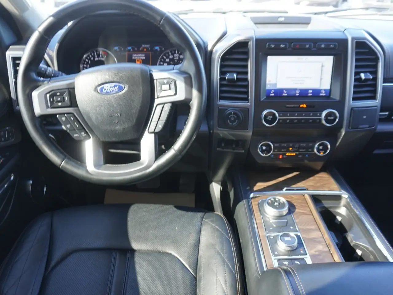 Ford Expedition снимка Ford Expedition