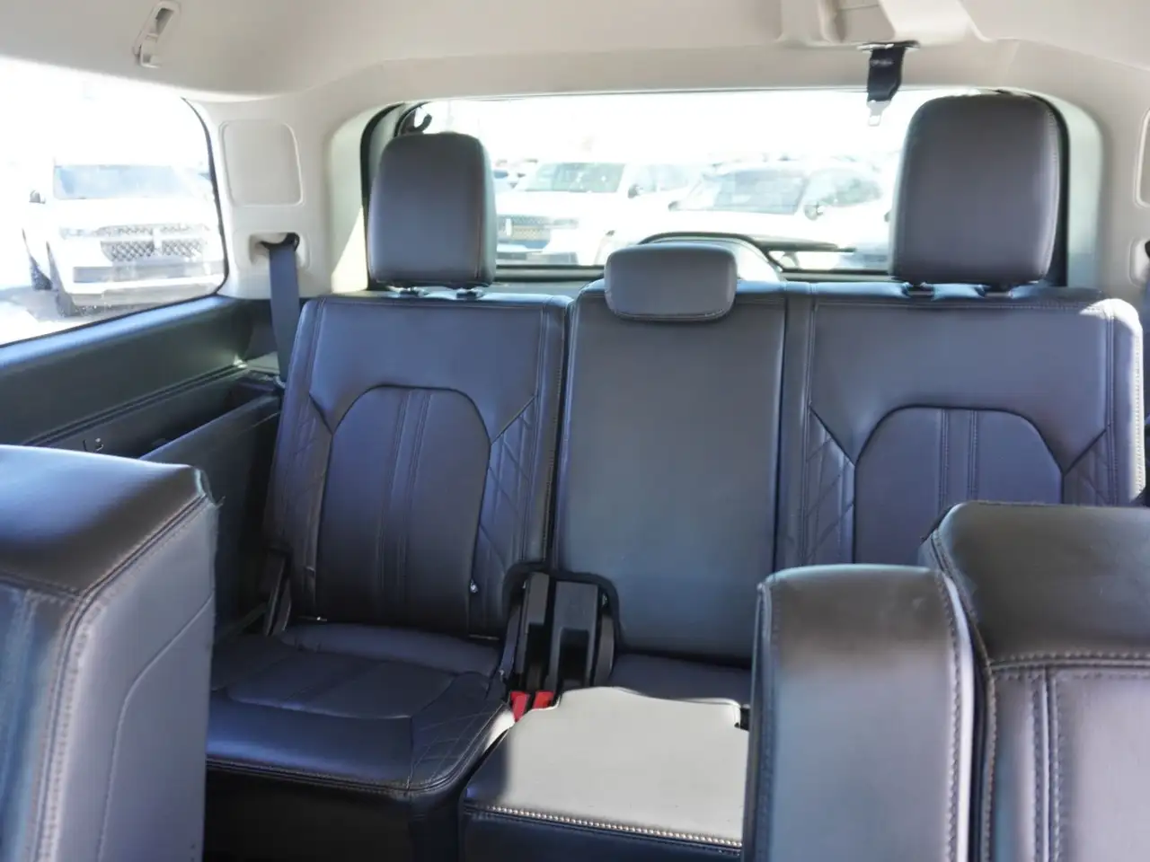 Ford Expedition снимка Ford Expedition
