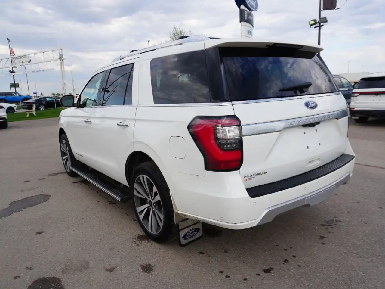 Ford Expedition снимка Ford Expedition