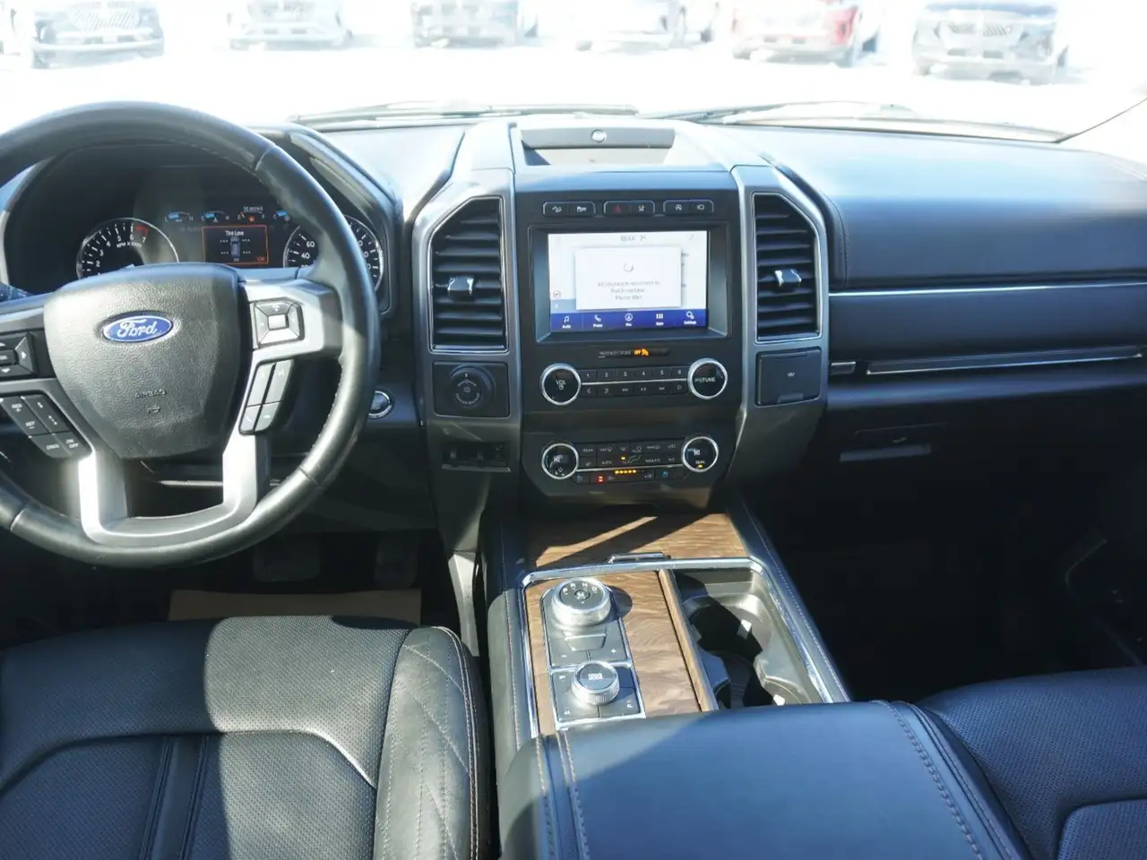 Ford Expedition снимка Ford Expedition