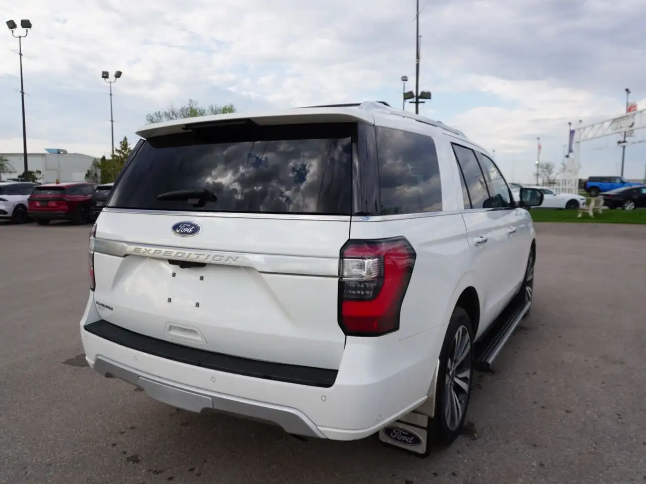 Ford Expedition снимка Ford Expedition