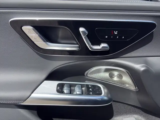 Mercedes-Benz E-Class view 15