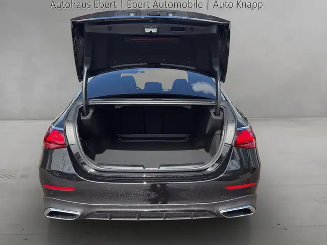 Mercedes-Benz E-Class view 7