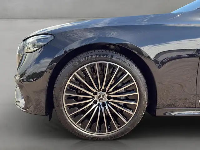 Mercedes-Benz E-Class view 8