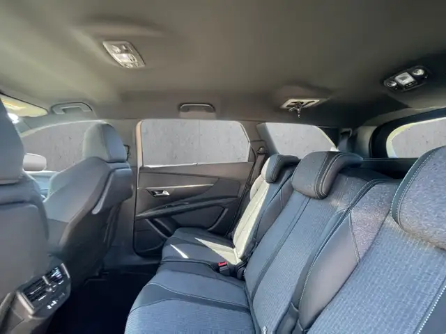Peugeot 5008 view 8