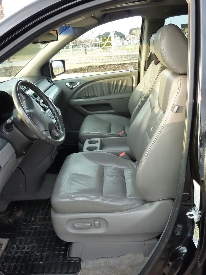 Honda Odyssey снимка Honda Odyssey