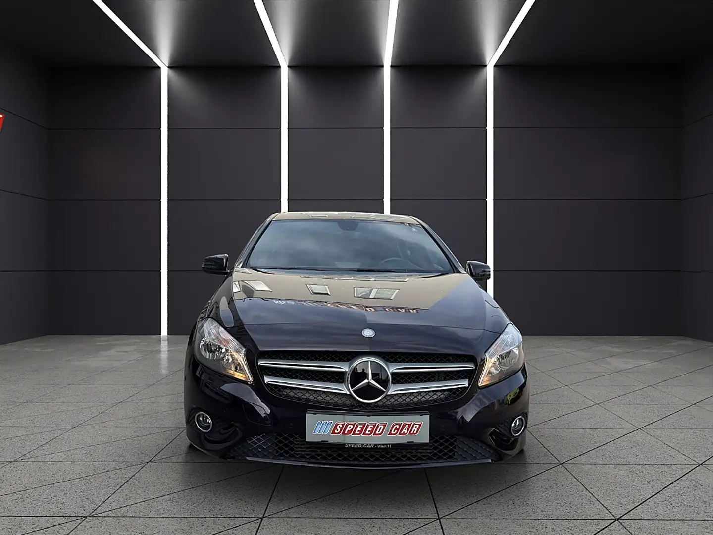 Mercedes-Benz A 180 Aut. Schwarz - 2