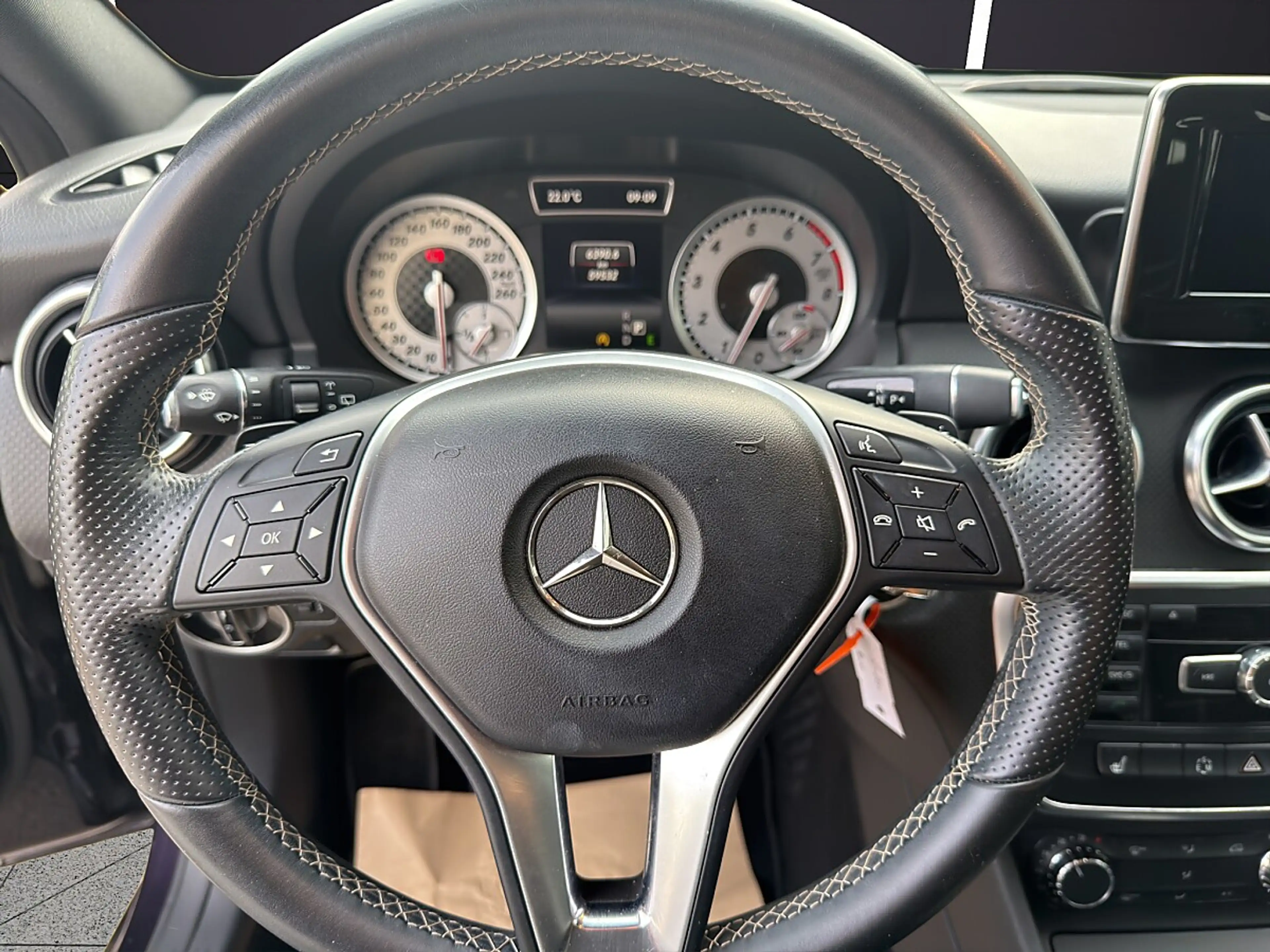 Mercedes-Benz A 180 Aut. — photo 12
