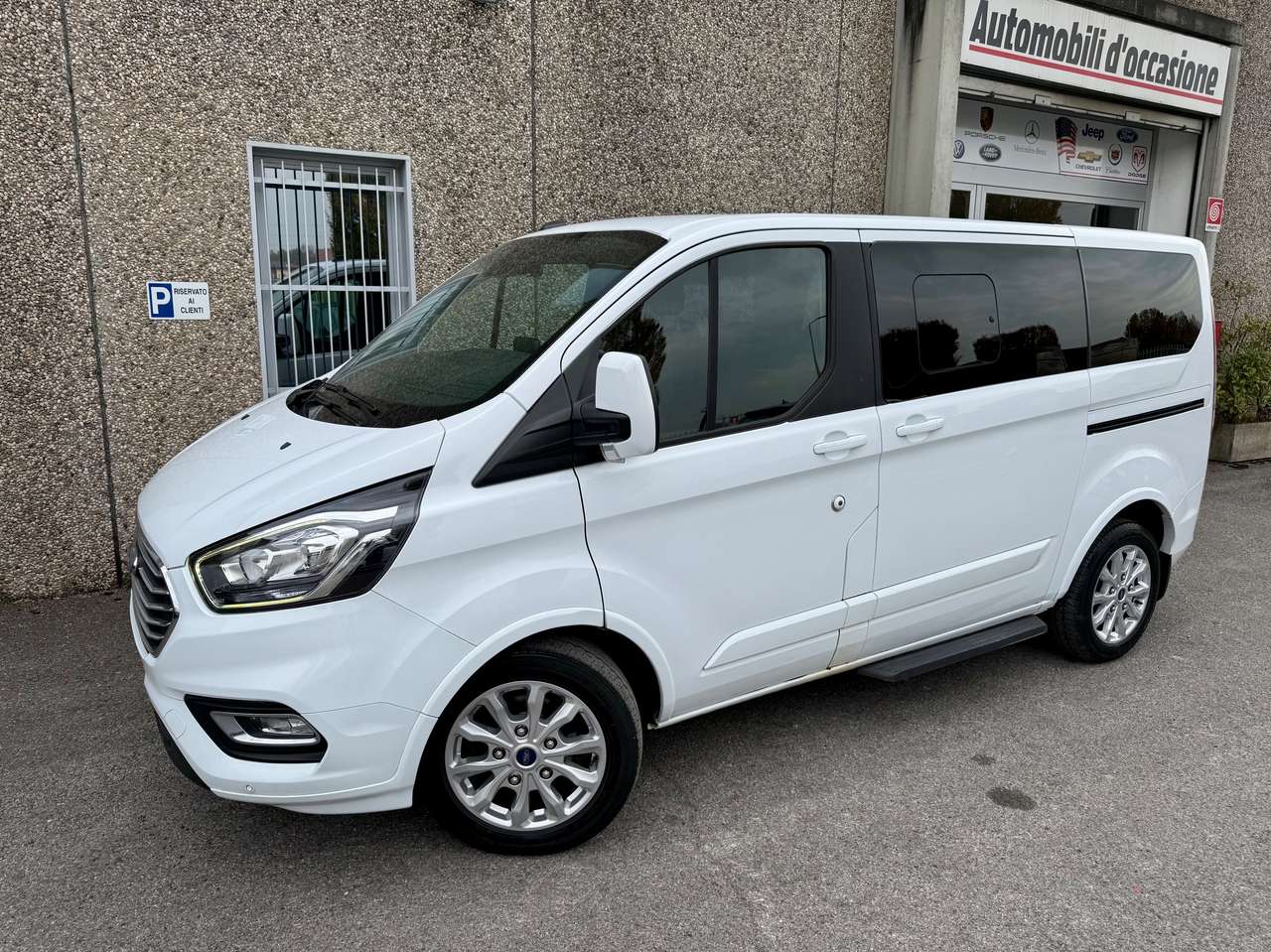 Ford Tourneo Custom Tourneo Custom 320 2.0 tdci 185cv Titanium L1H1 auto "8 POSTI"