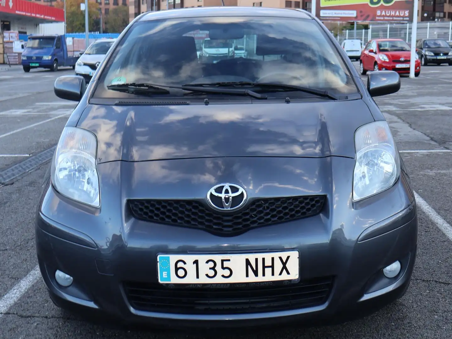 Toyota Yaris Yaris 1.3 VVT-i Connect Connect Gris - 2