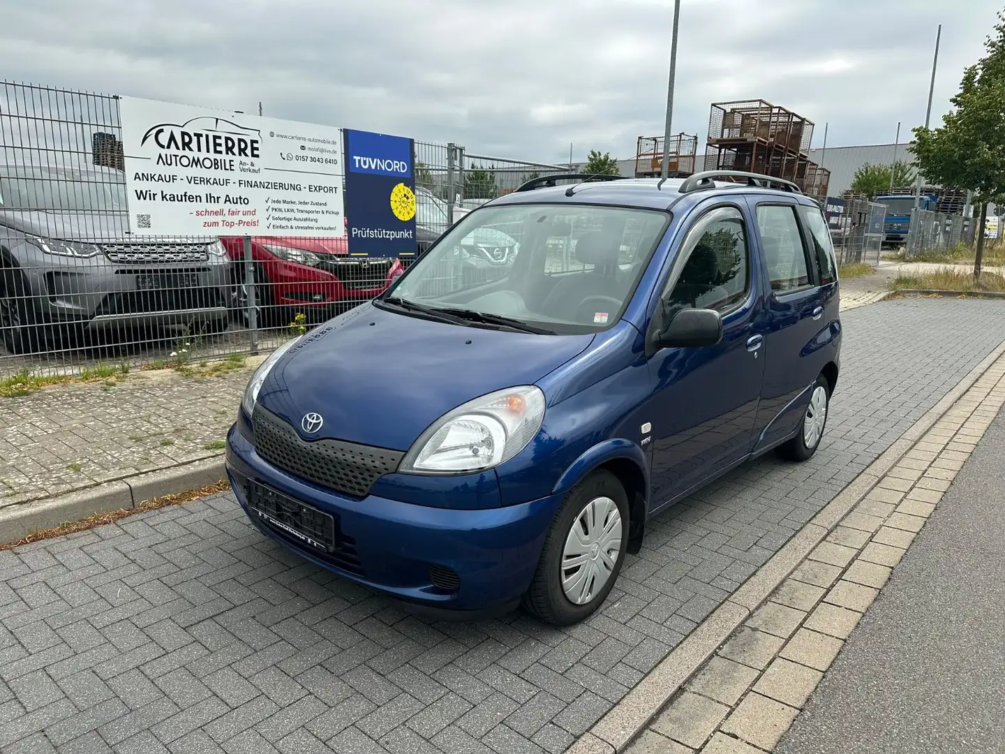 Toyota Yaris 1.3 l *AUTOMATIK*KLIMA*ELEKTR. FENSTER* Azul - 1