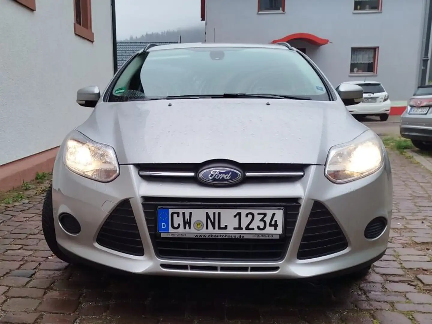 Ford Focus Focus Turnier 1.6 TDCi DPF Start-Stopp-System SYNC Stříbrná - 1