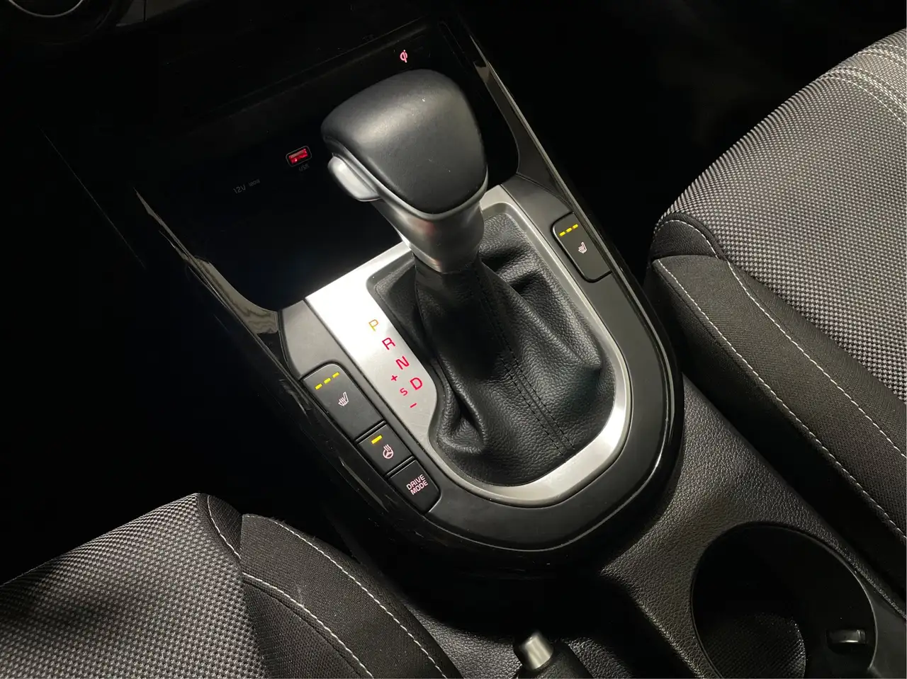 Kia Forte снимка Kia Forte