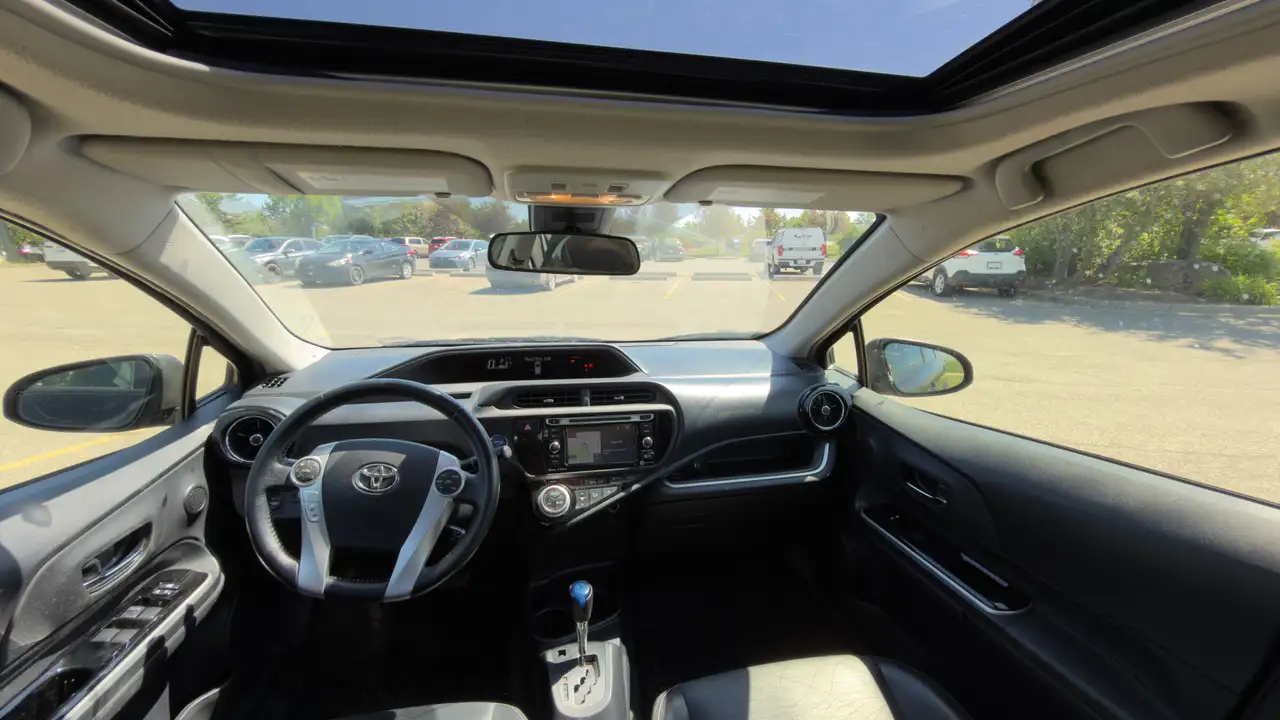 Toyota Prius c photo Toyota Prius c