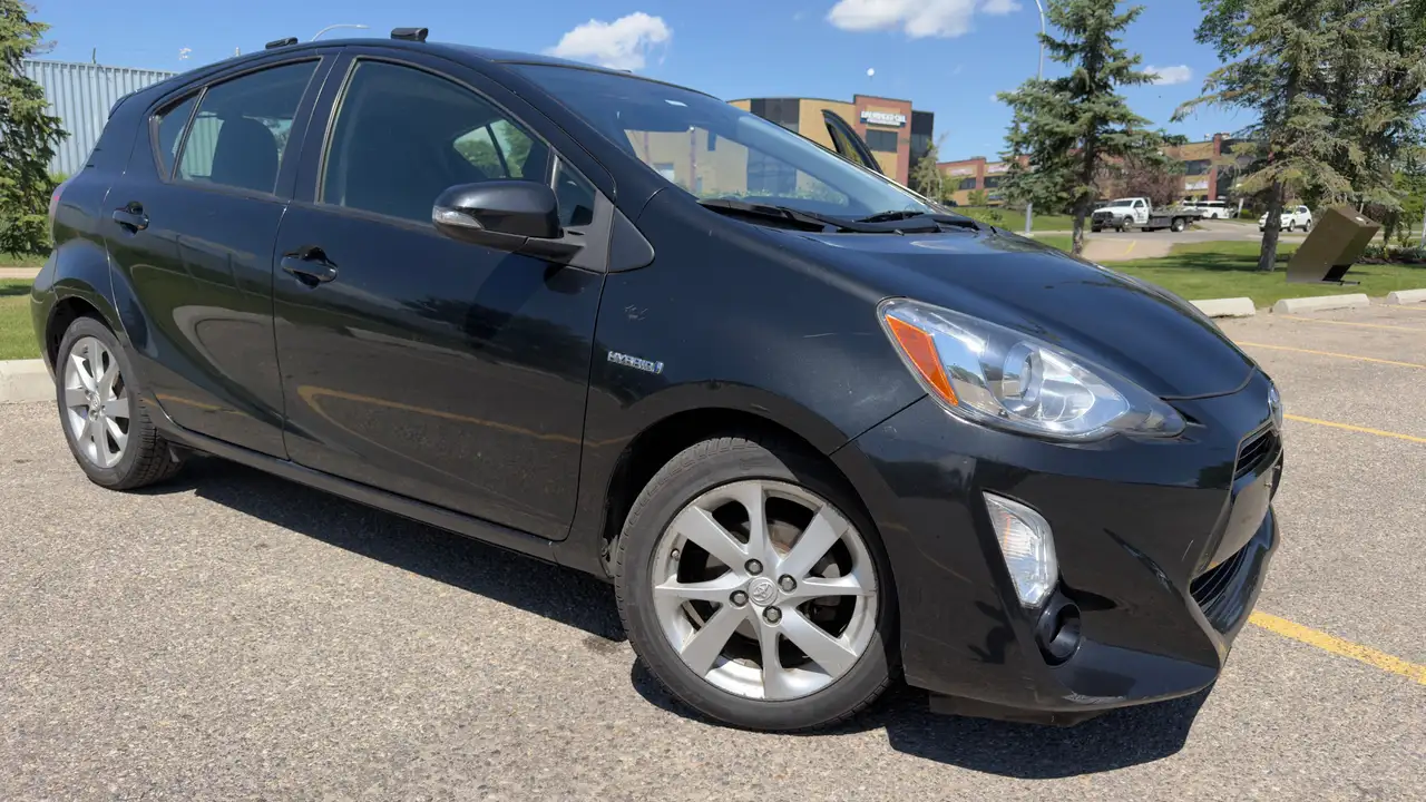 Toyota Prius c photo Toyota Prius c