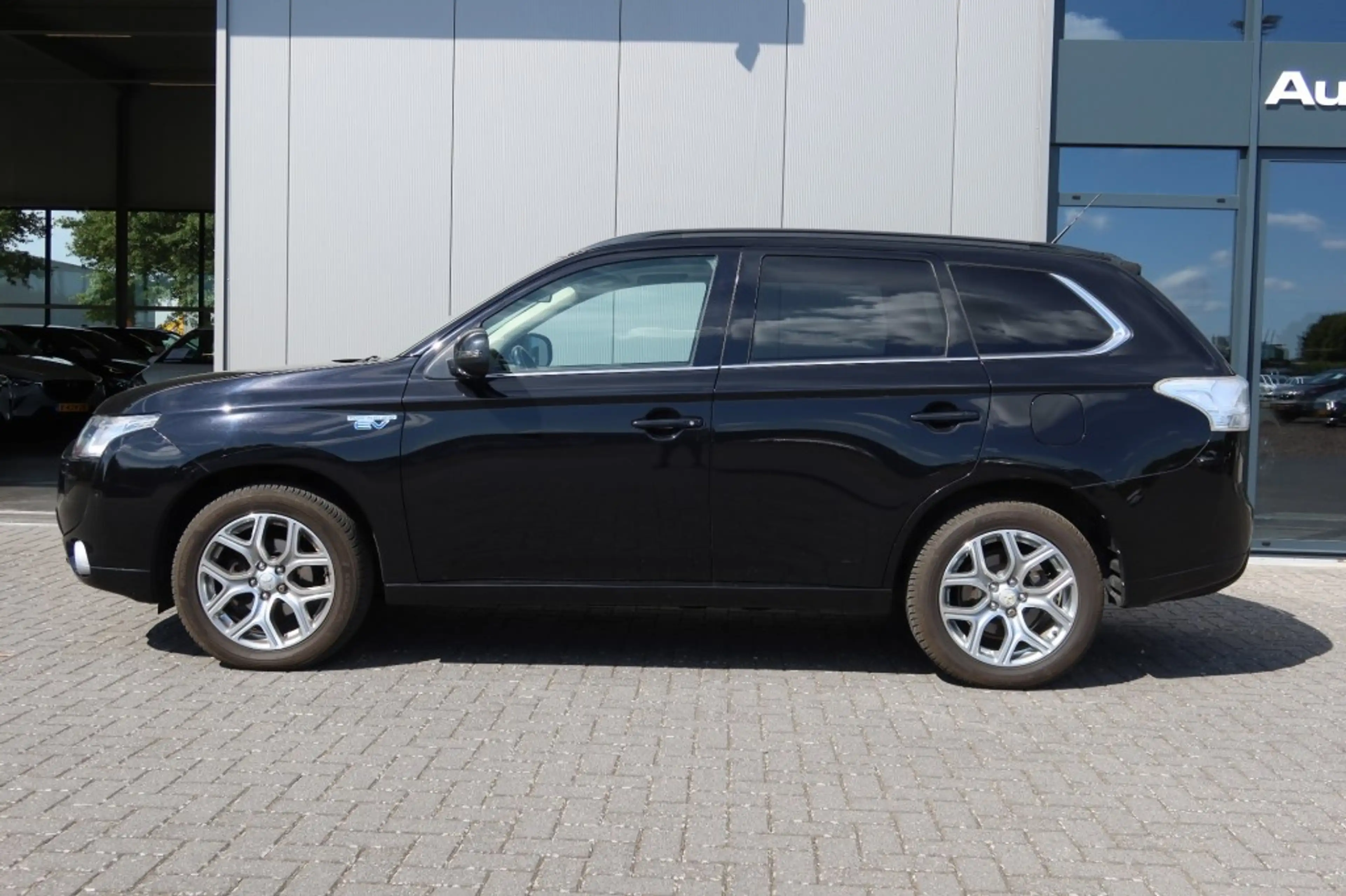 Mitsubishi Outlander 2.0 PHEV Instyle+ Clima, NAVI, Camera, Schuifdak, — photo 3