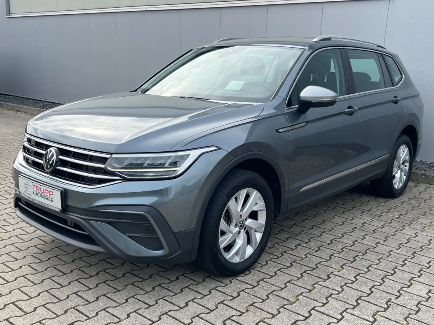 Volkswagen Tiguan Allspace 4Motion/LED/AHK/HUD/R-KAM/ACC/SH Grau - 2