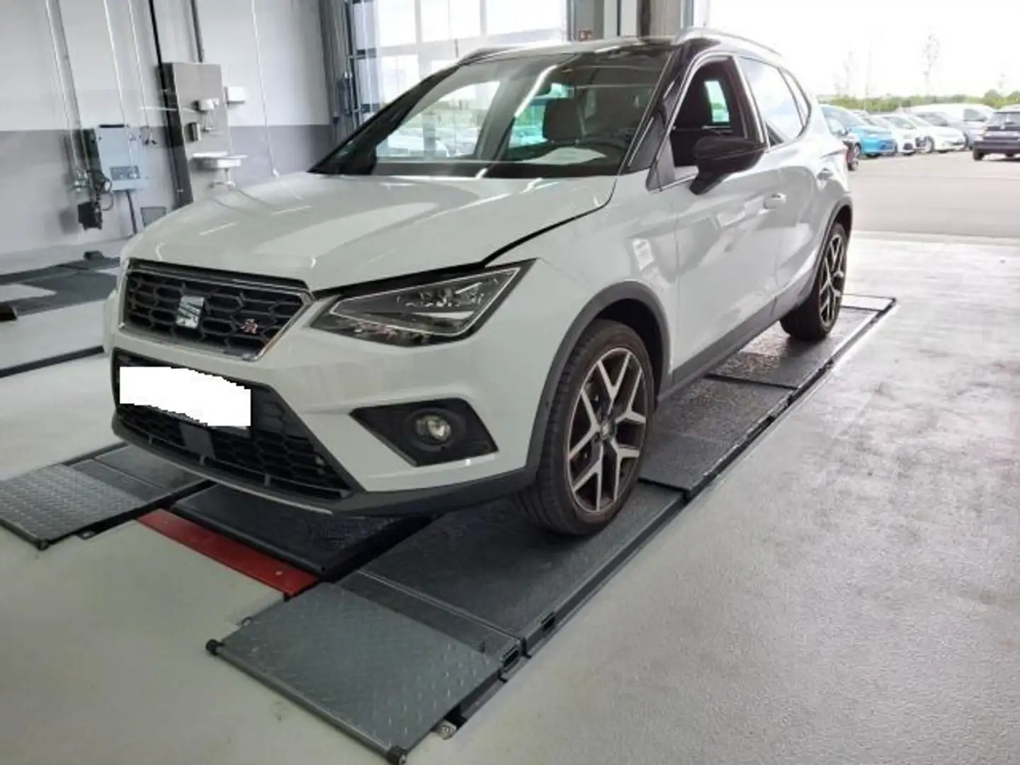 SEAT Arona FR 1.5TSI DSG LED*NAV*ACC*SIDE*AHK*KAM*18" Weiß - 2