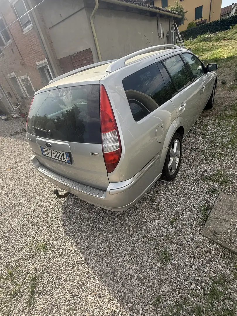 Ford Mondeo 2.0 Turnier TDCi DPF Ambiente - 2