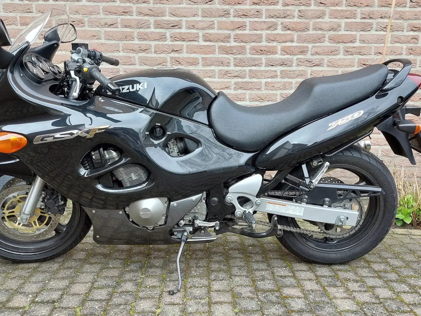 Suzuki GSX 750 Negru - 2