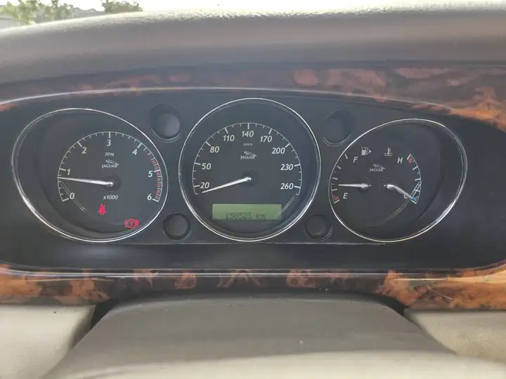 Jaguar XJ6 2005, foto 9