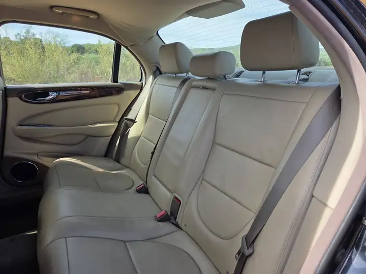 Jaguar XJ6 2005, foto 12