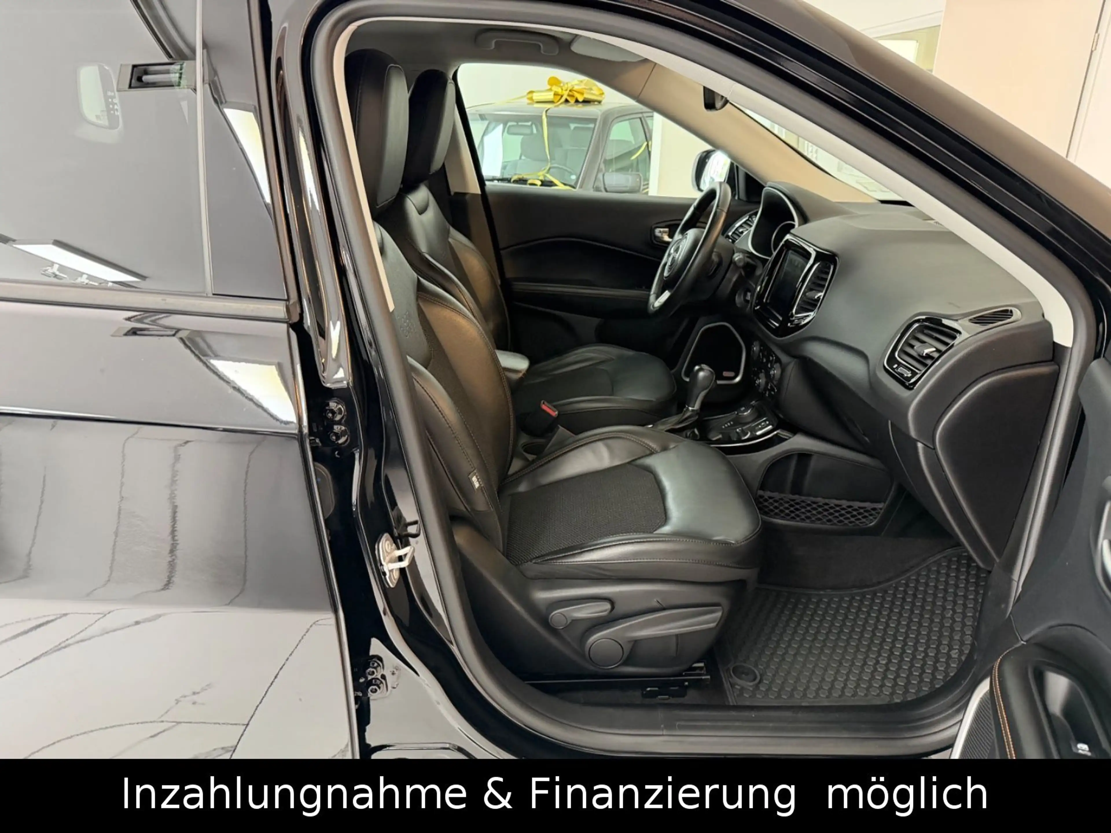 Jeep Compass Limited 4WD — photo 14