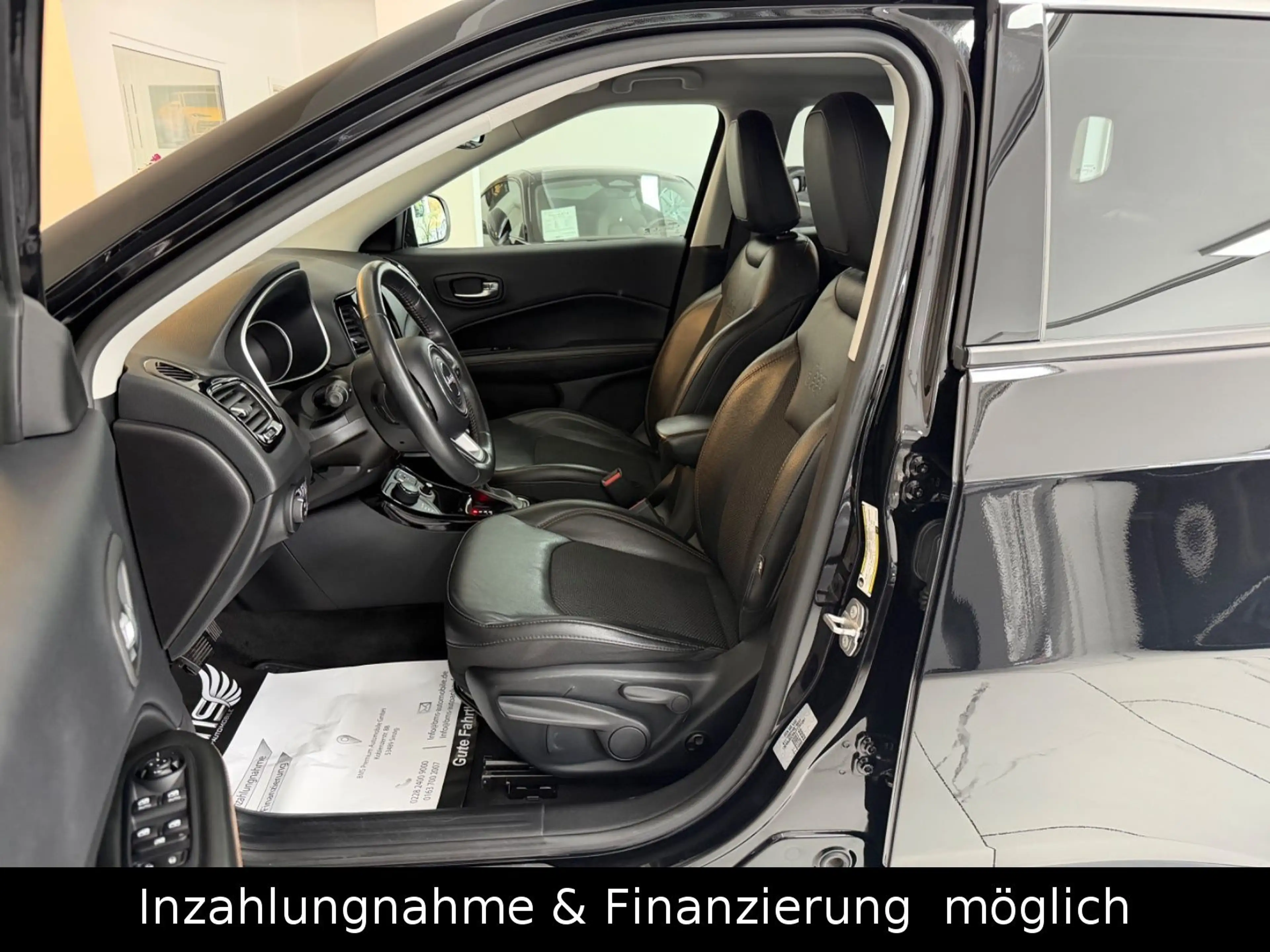 Jeep Compass Limited 4WD — photo 12