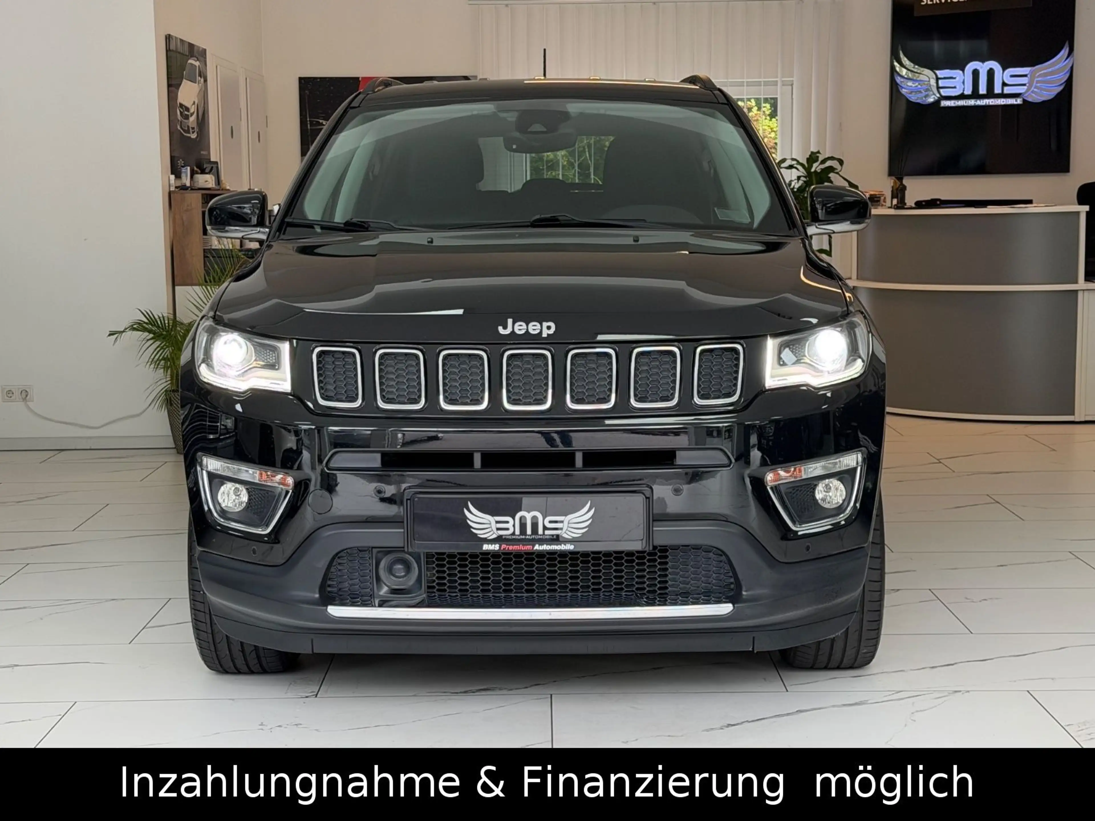 Jeep Compass Limited 4WD — photo 3