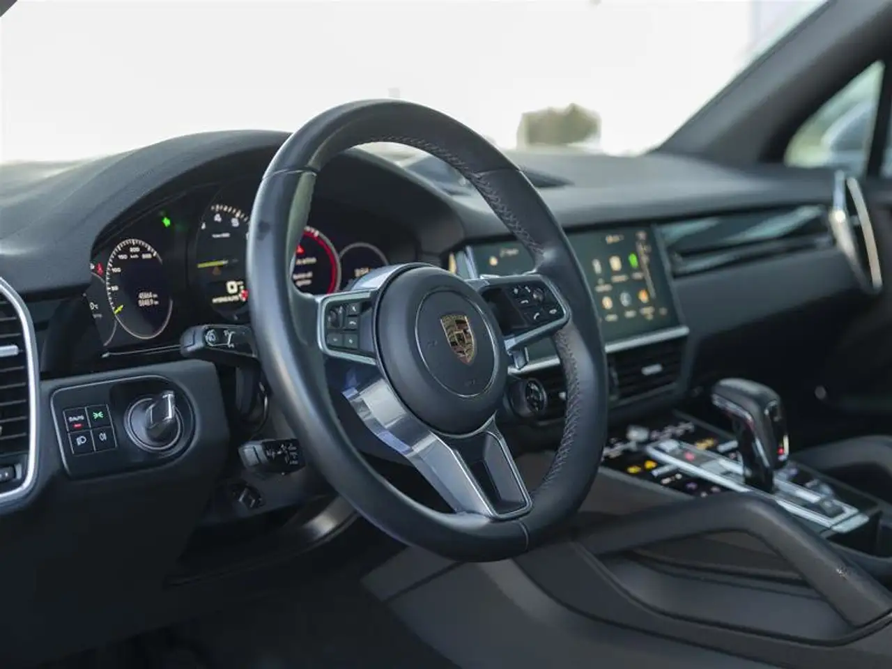 Porsche Cayenne снимка Porsche Cayenne